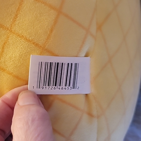 SQUISHMALLO Maui the Pinapple - Picture 6 of 8